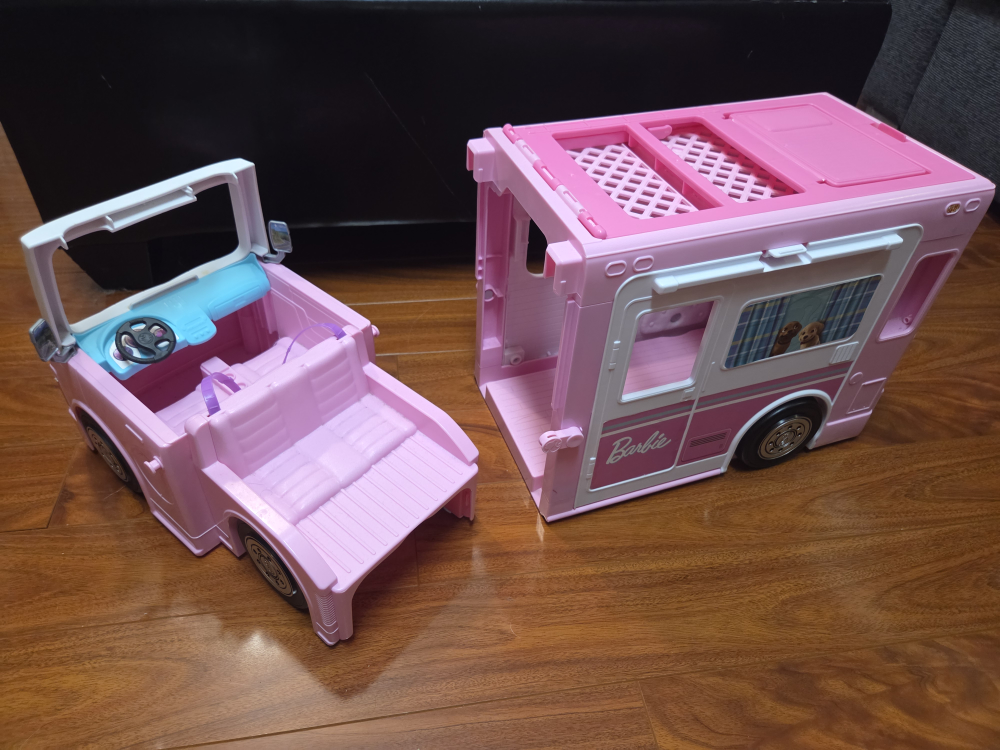 Barbie Pink Camper Van Playset - photo 4