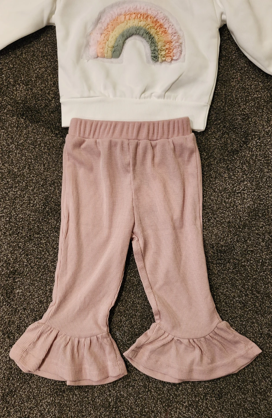 Girls "Kiss Me" & Rainbow Sweatshirt Set with Ruffled Pants - photo 4