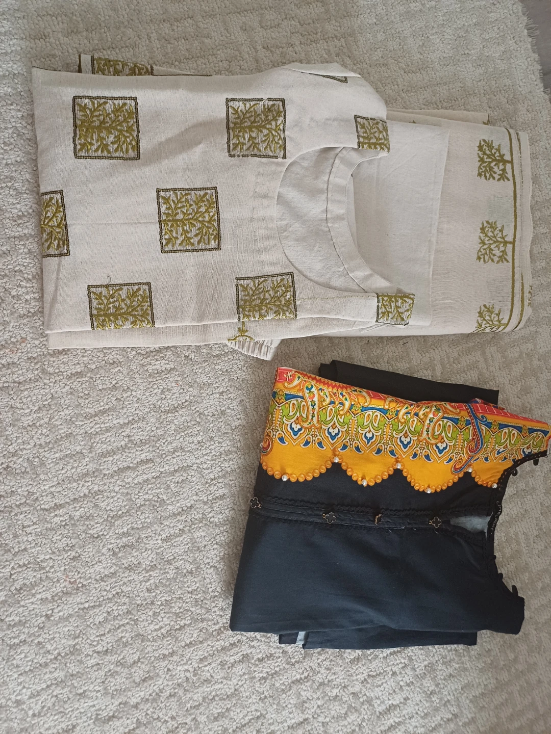 Embroidered Kurti and Dupatta Set - photo 3