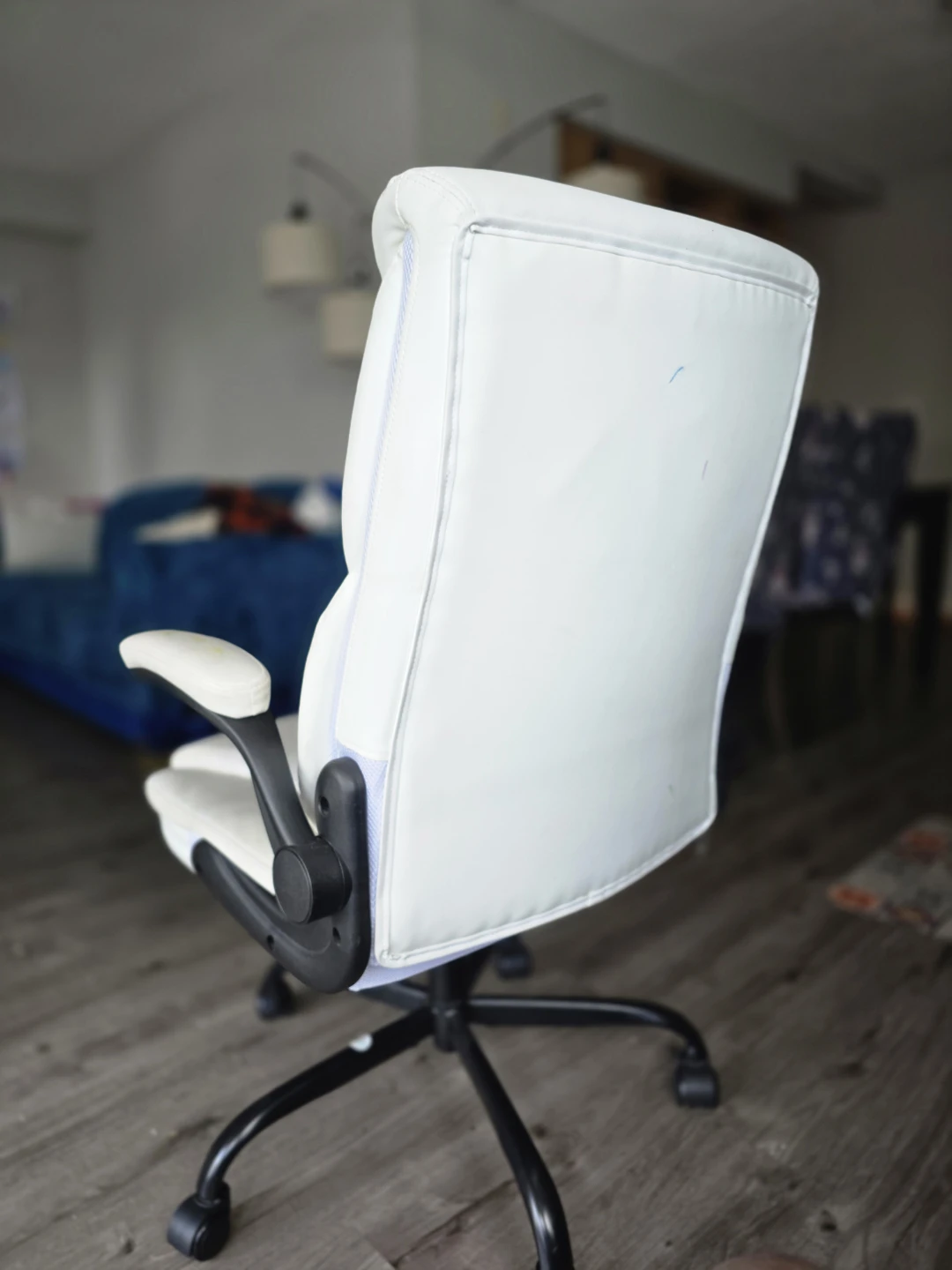 White Faux Leather Ergonomic Office Chair - photo 3