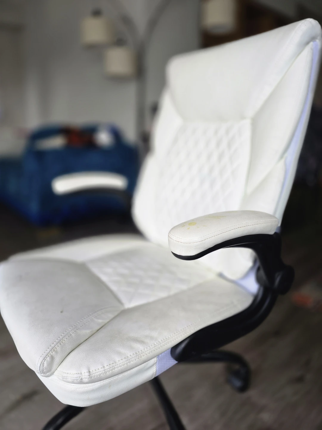 White Faux Leather Ergonomic Office Chair - photo 4