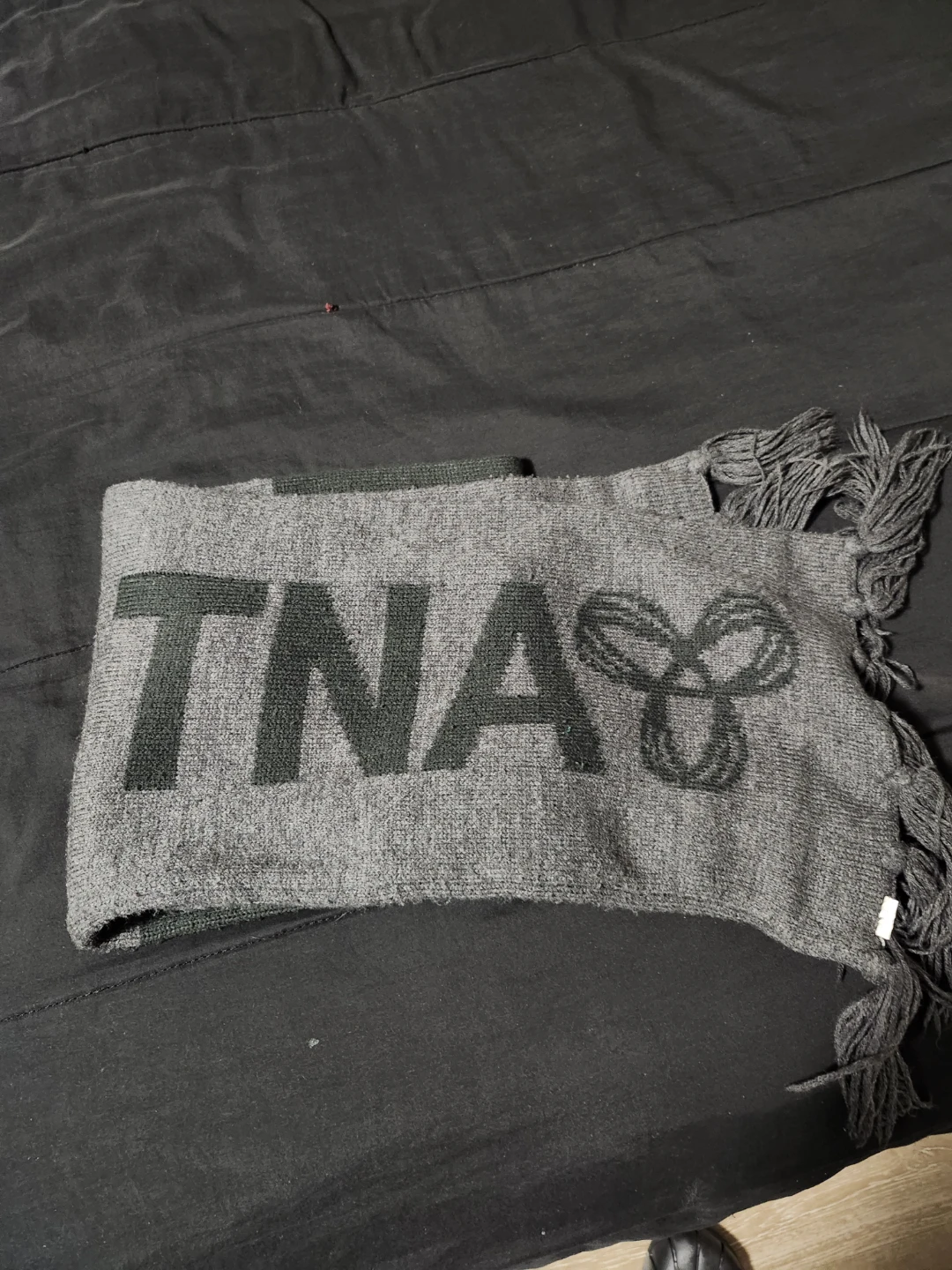 $10 TNA scarf