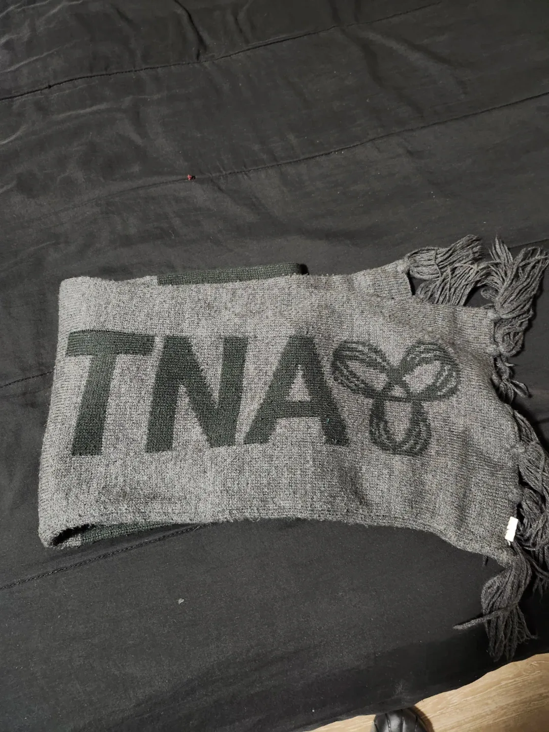 $10 TNA scarf