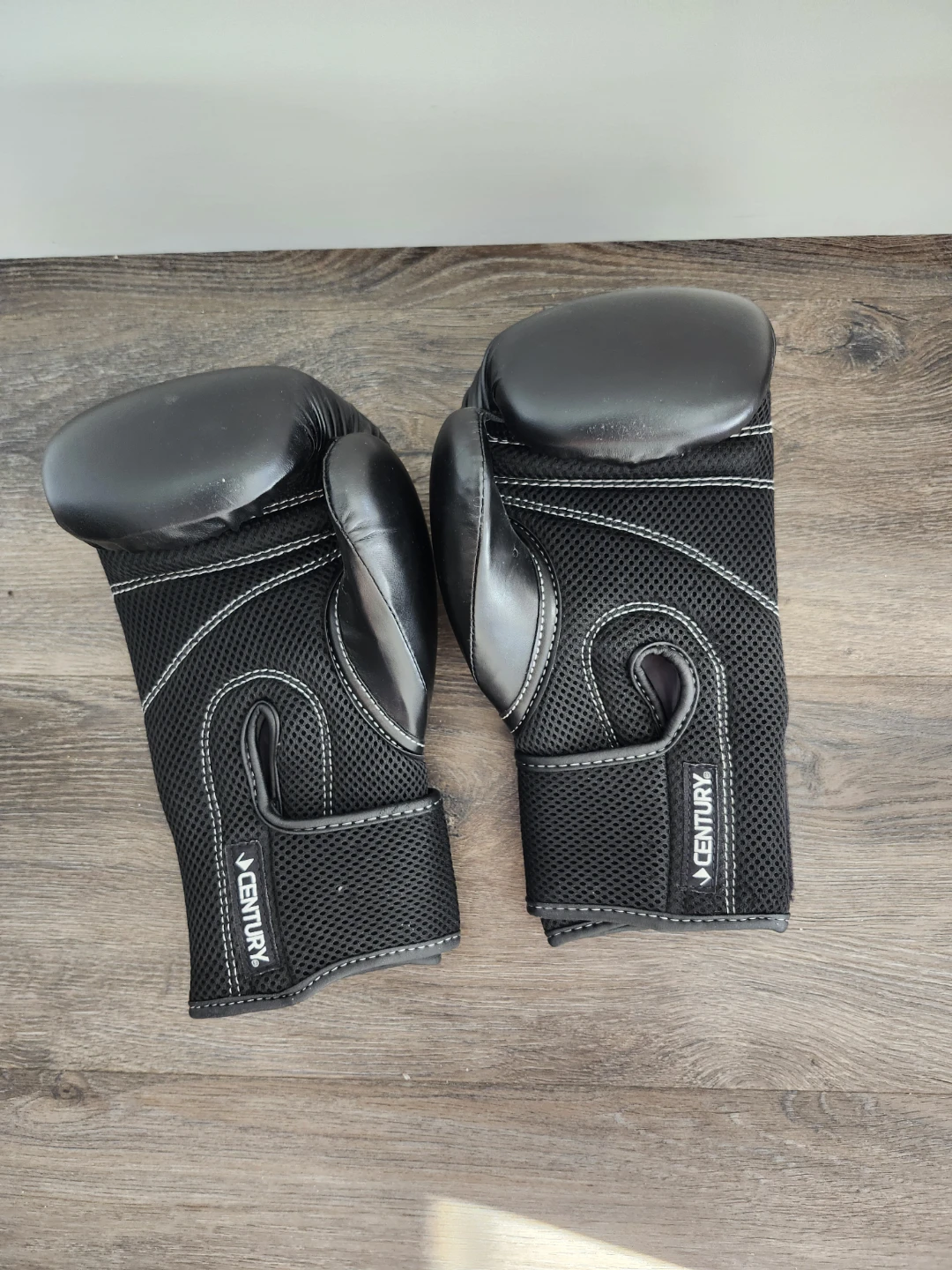 Century Kickboxing Gloves - photo 2