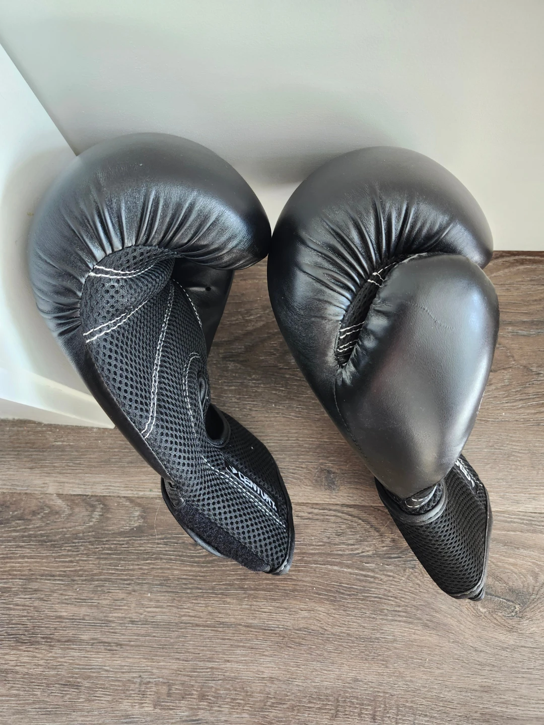 Century Kickboxing Gloves - photo 3