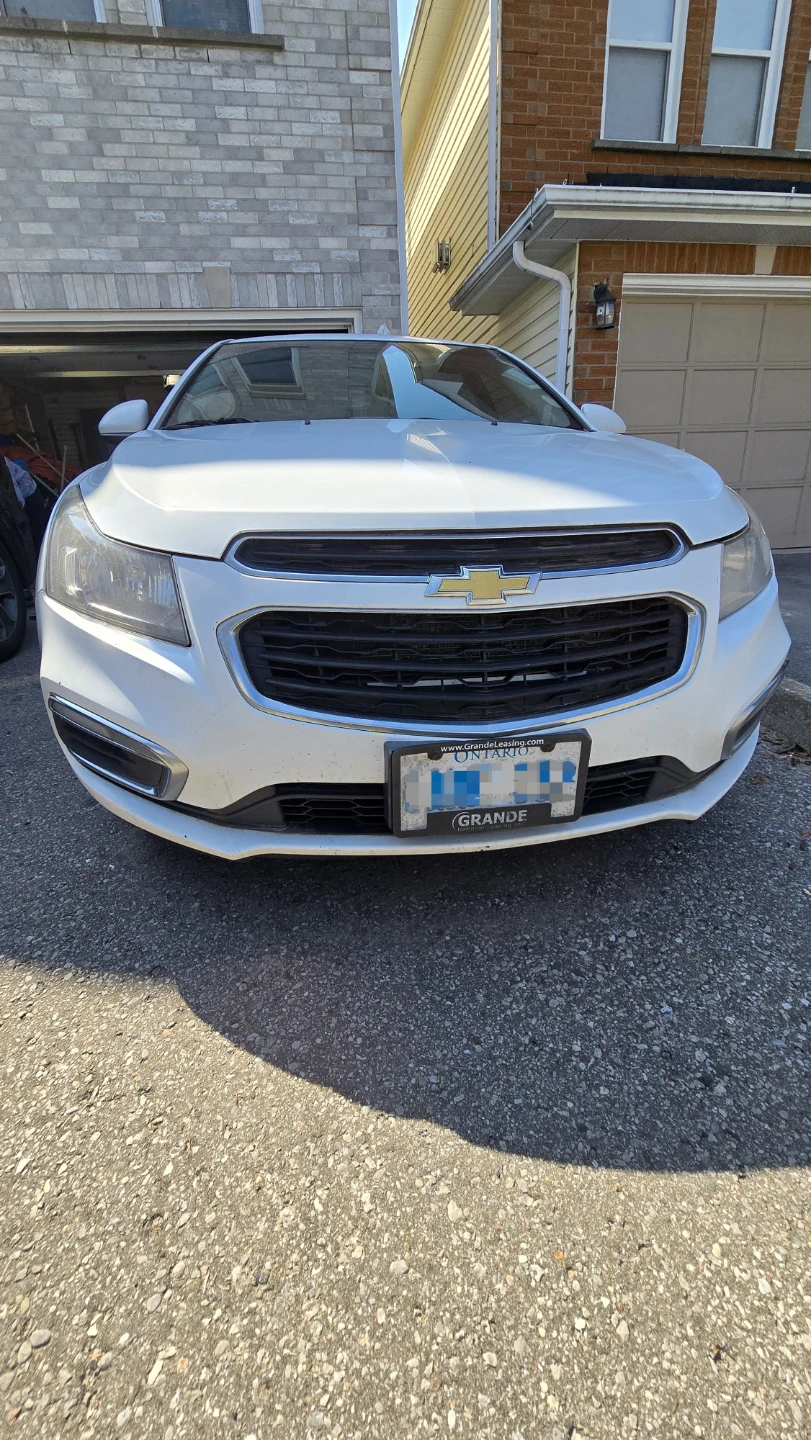 2016 White Chevrolet Cruze