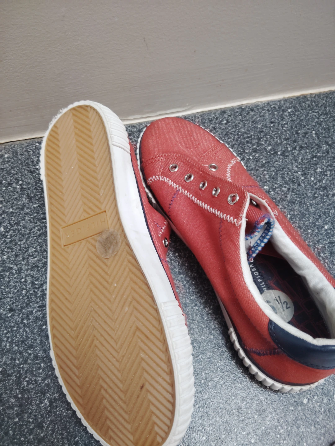 Tommy Hilfiger Red Canvas Lace-Up Shoes Size 6.5 - photo 3