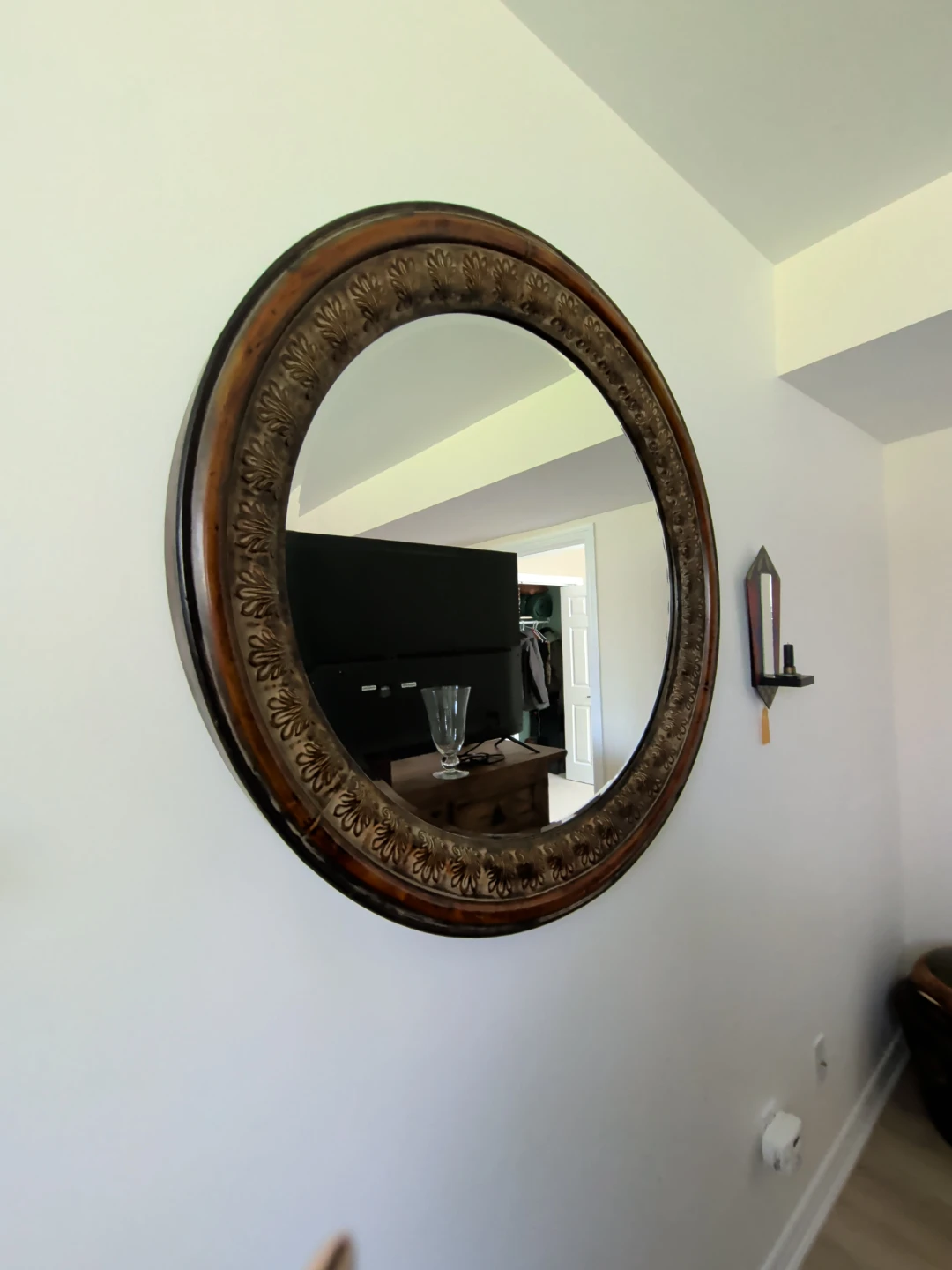 Round Decorative Wall Mirror