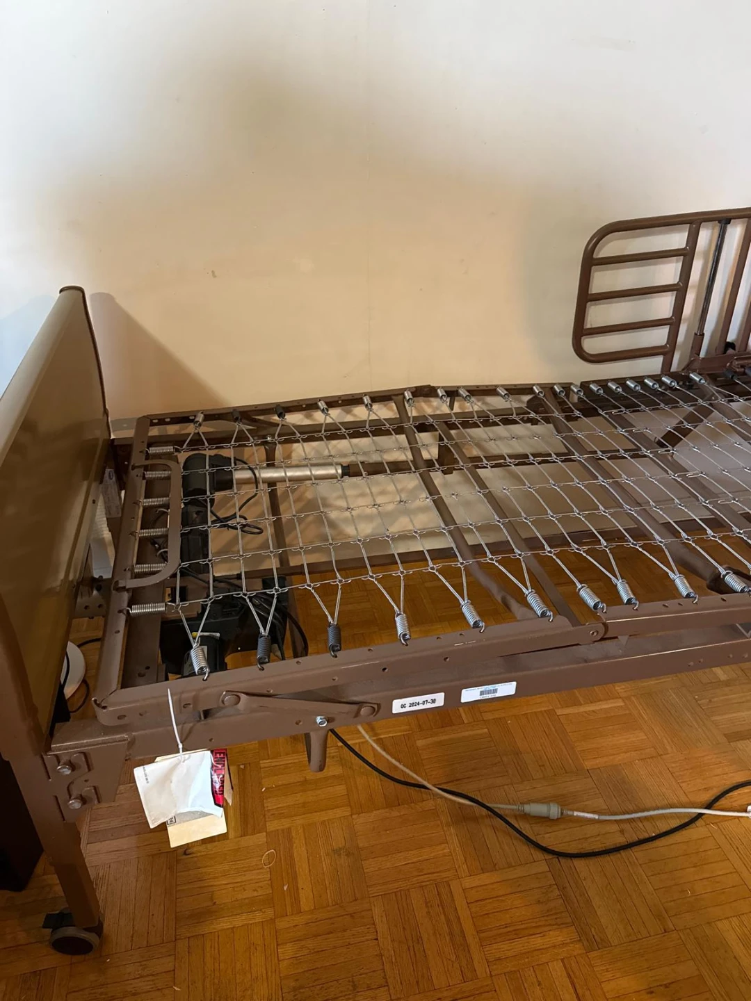 Hospital Bed with Electric Adjustment - photo 5