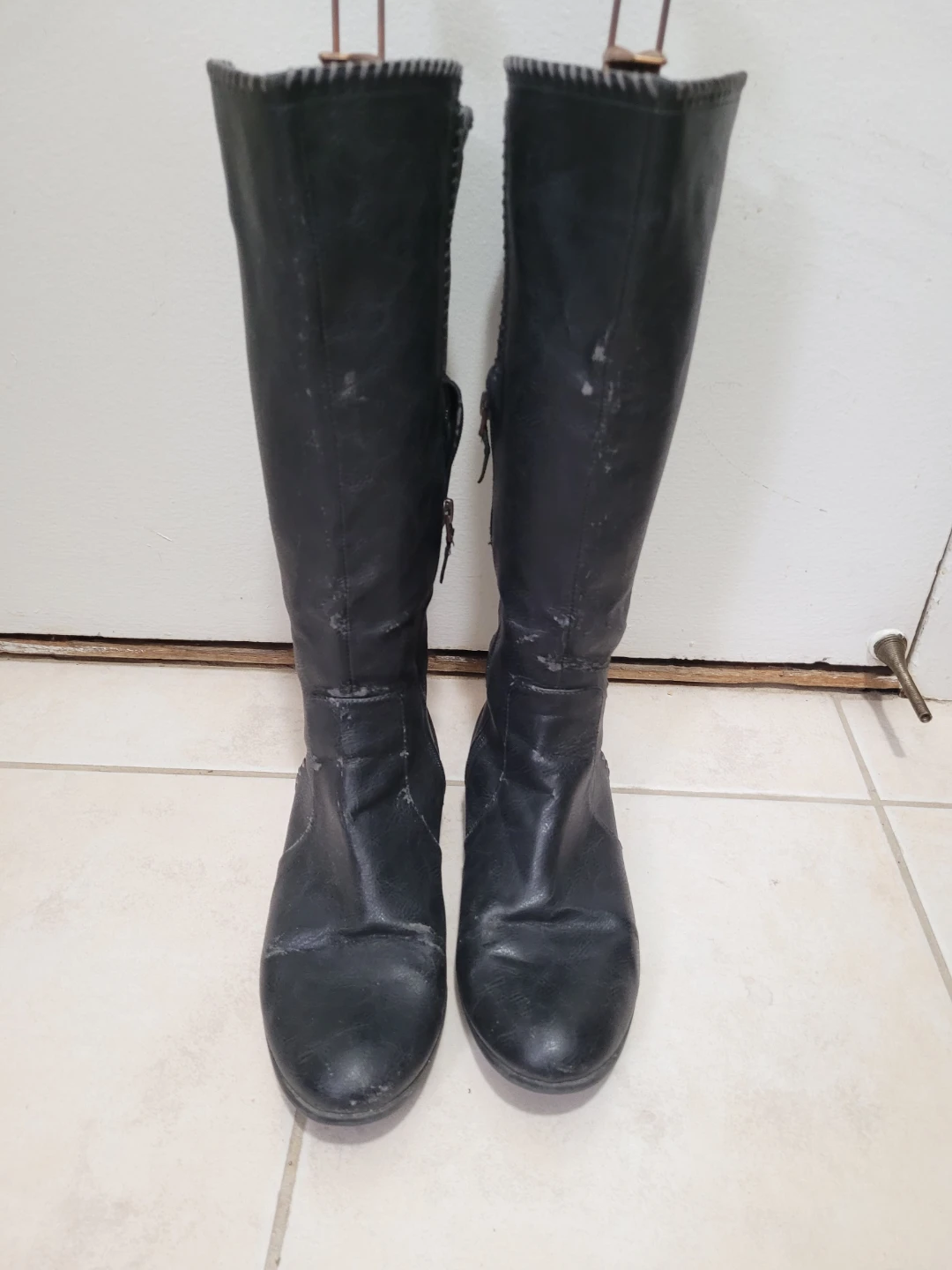 FREE 🎁  Dr. Scholl's Black Knee-High Boots