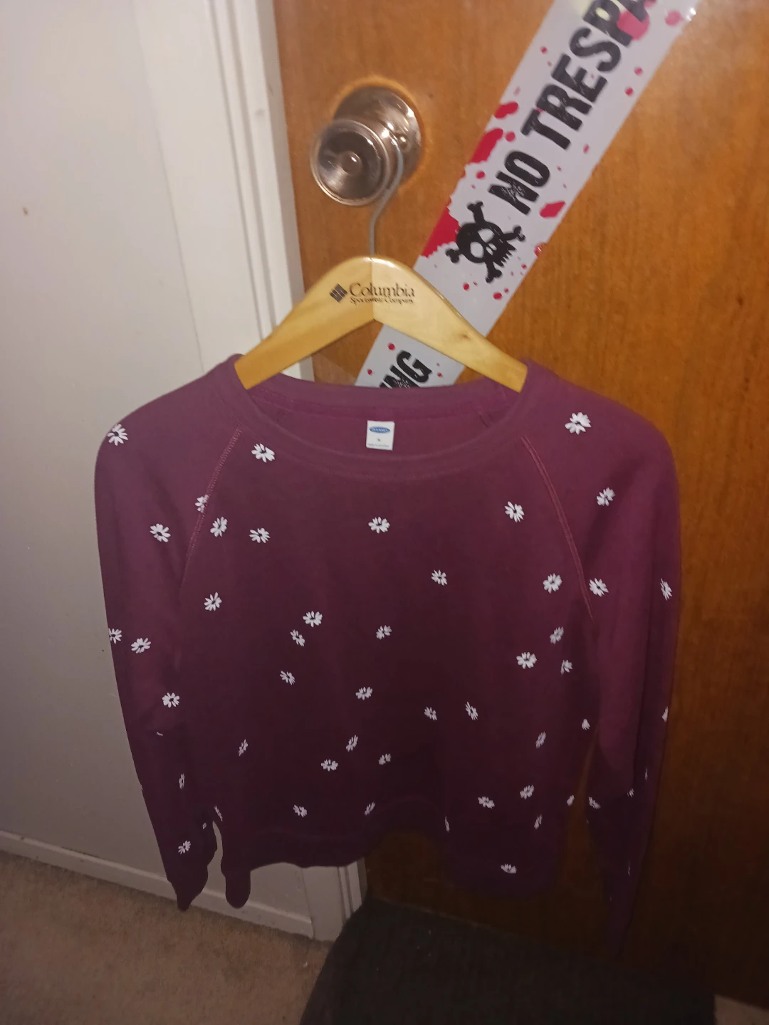 Old Navy Burgundy Daisy Print Sweatshirt