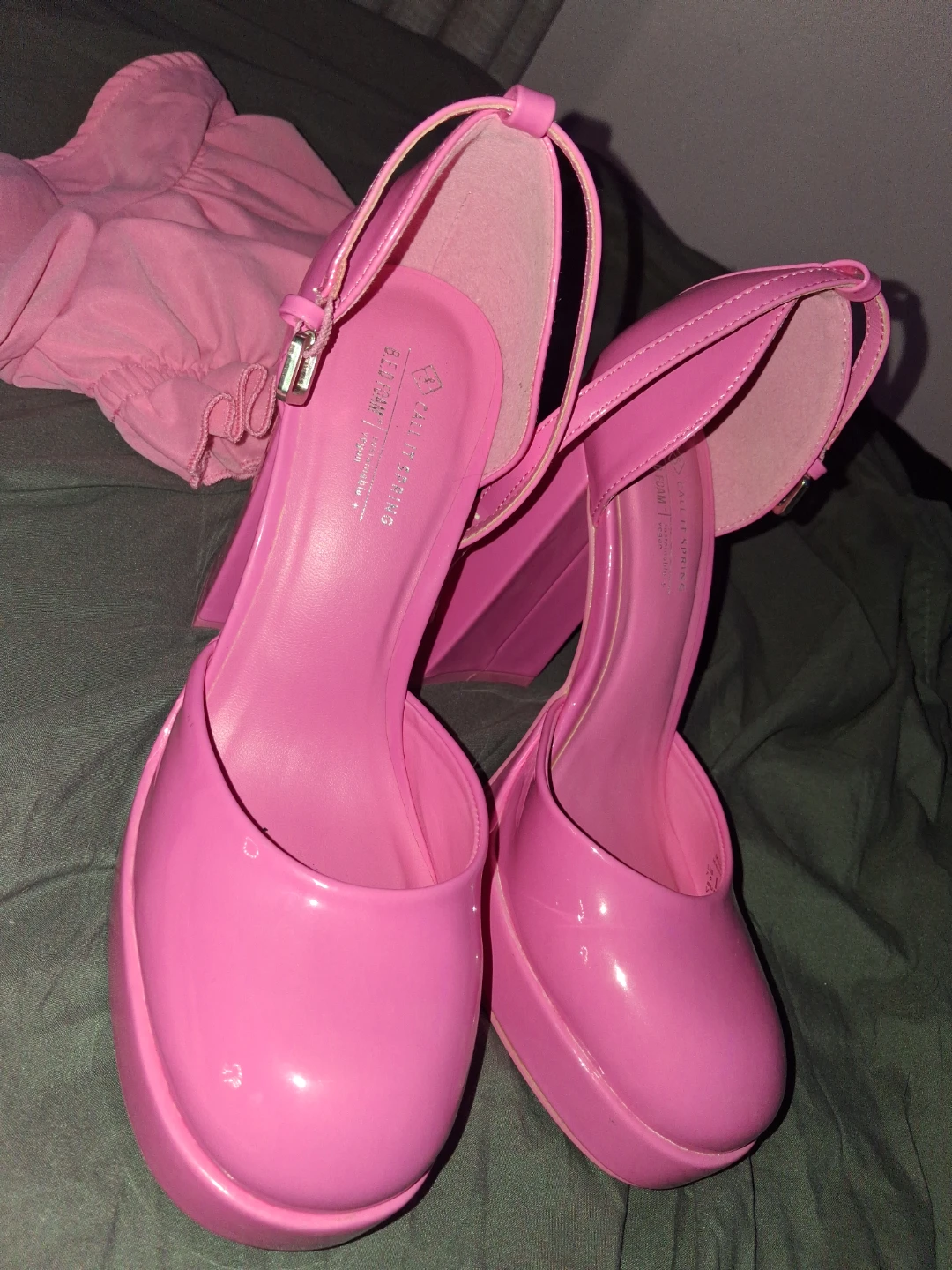 Pink Puff Sleeve Dress and Platform Heels Set - photo 3