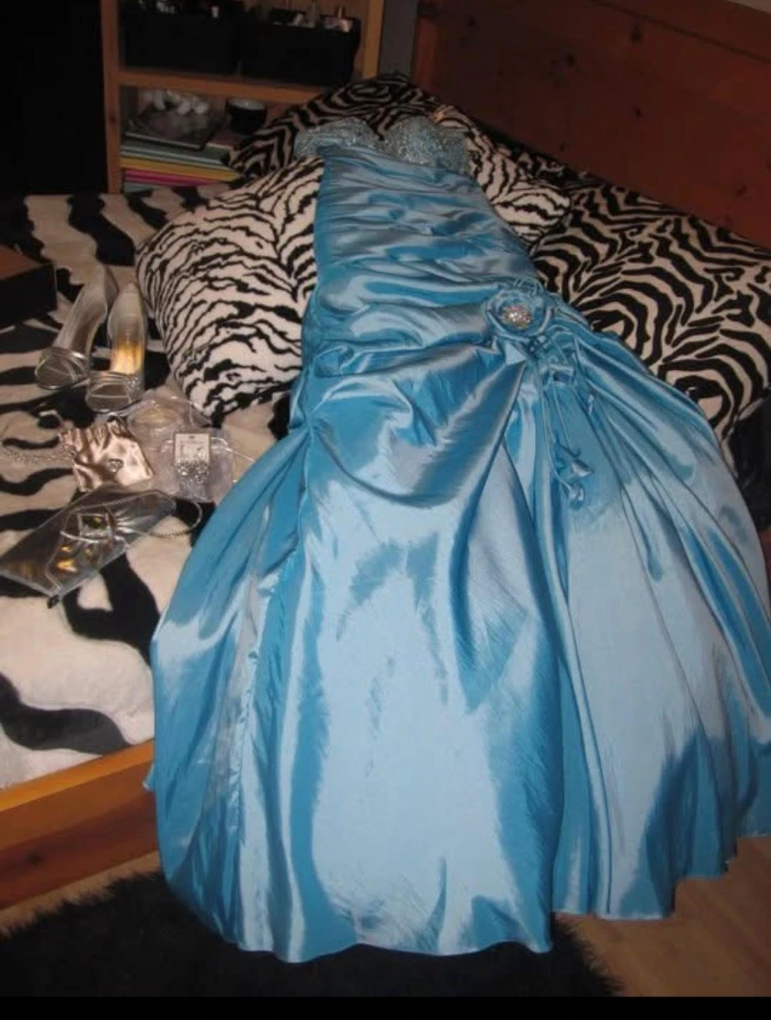 Blue Prom Dress with Sparkly Bodice - photo 2
