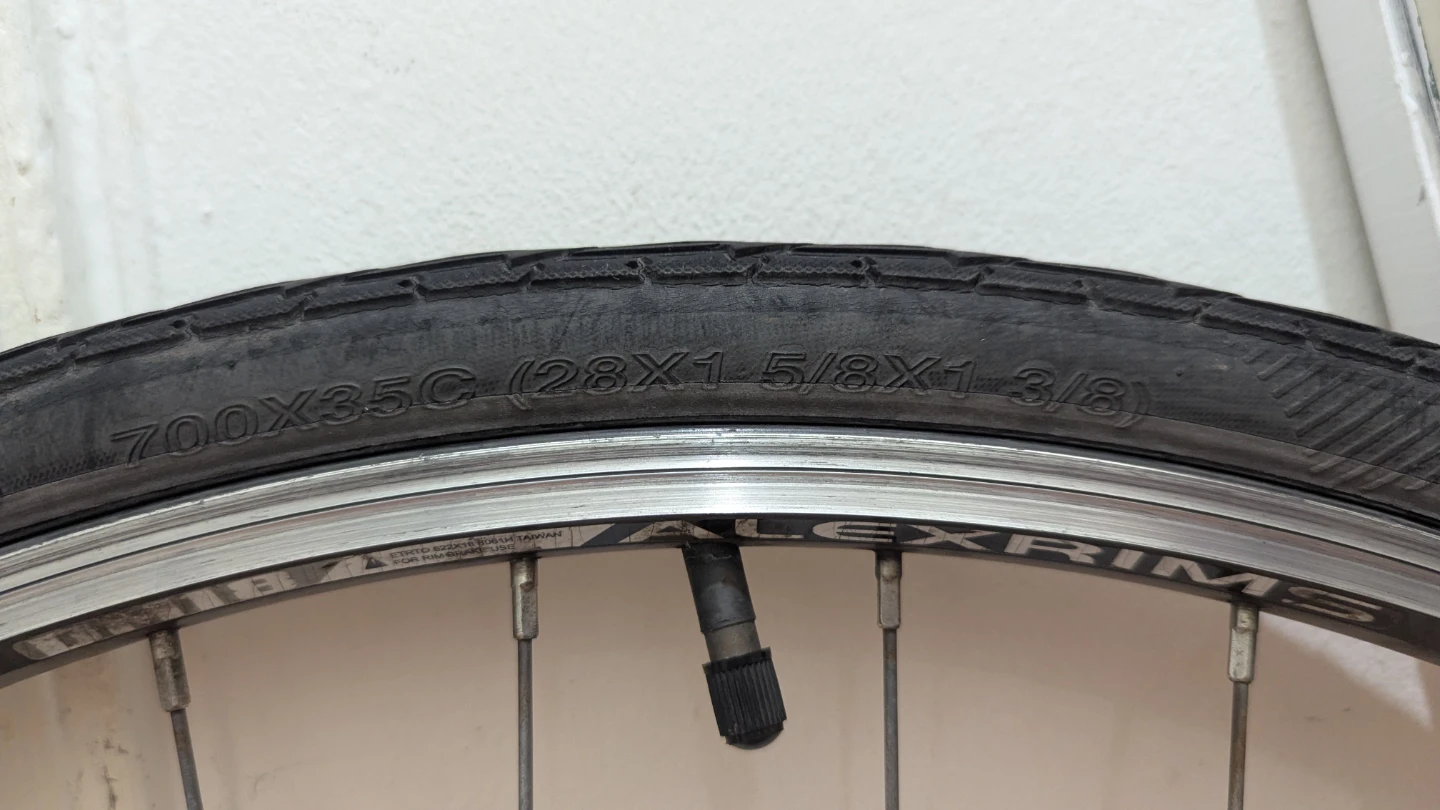 700x35C (28x1 5\8x1 3\8) REAR Wheel Used Bike Bicycle - photo 2