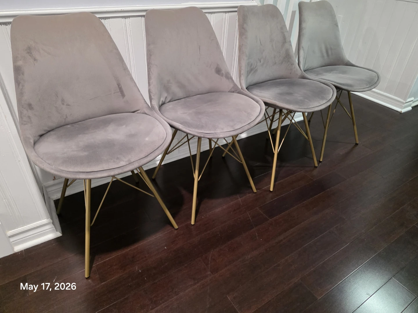 Round wood-look dining table - photo 2