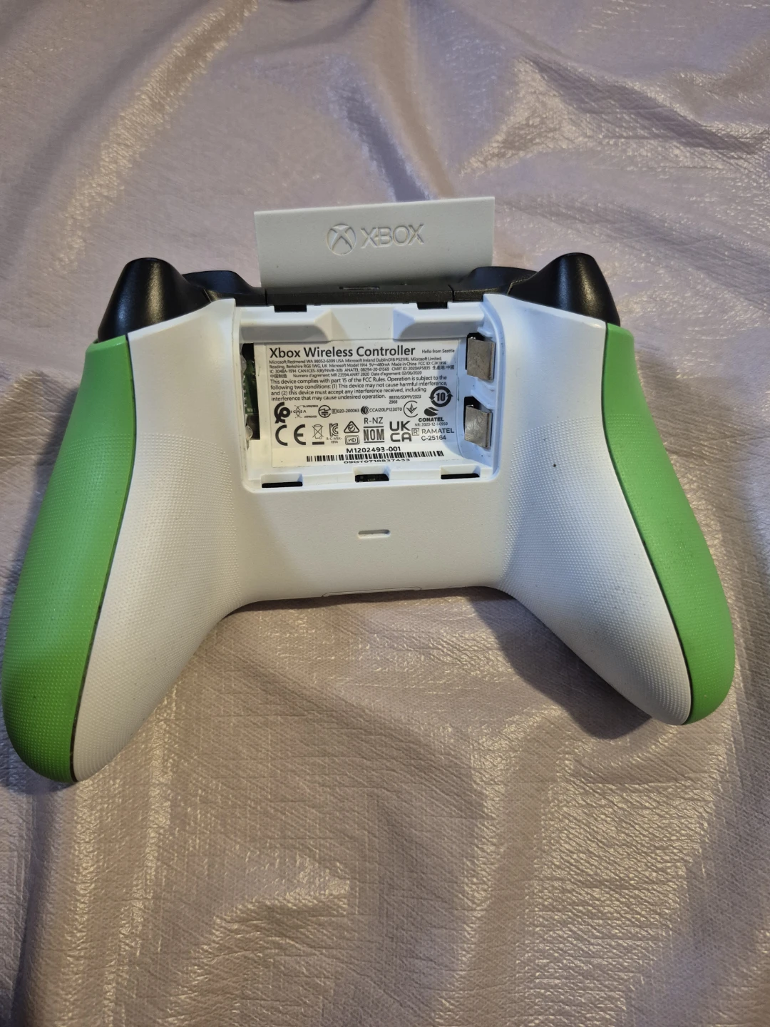 Xbox Wireless Controller - Electric Volt - photo 3