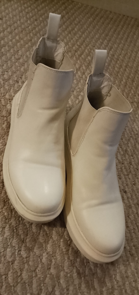 Olivia Miller White Chelsea Boots