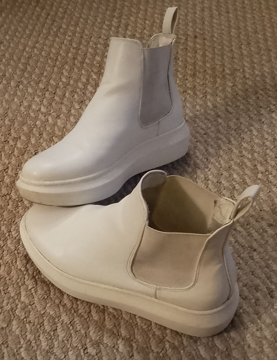 Olivia Miller White Chelsea Boots - photo 2