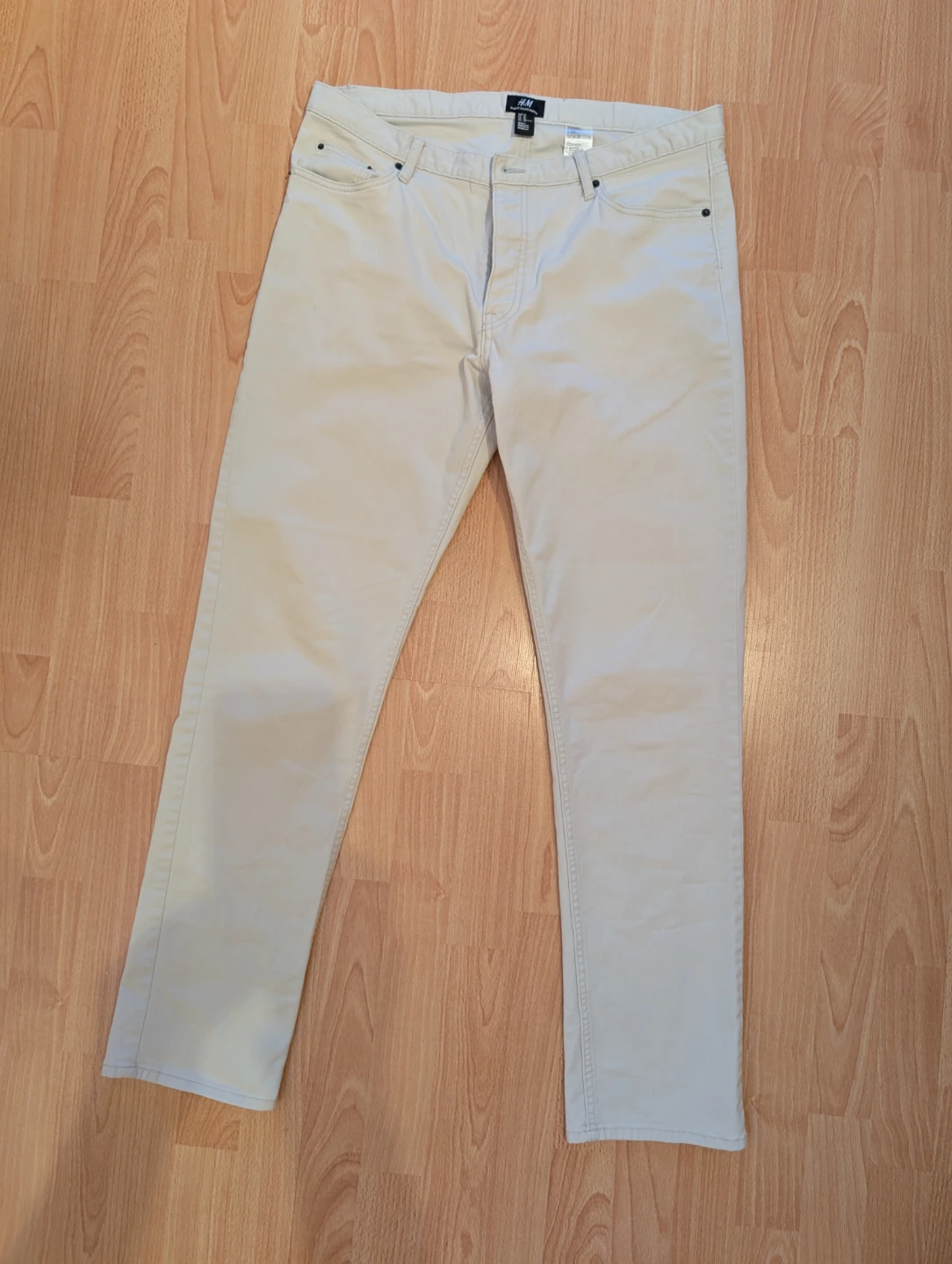 H&M off white Chinos Size W32
