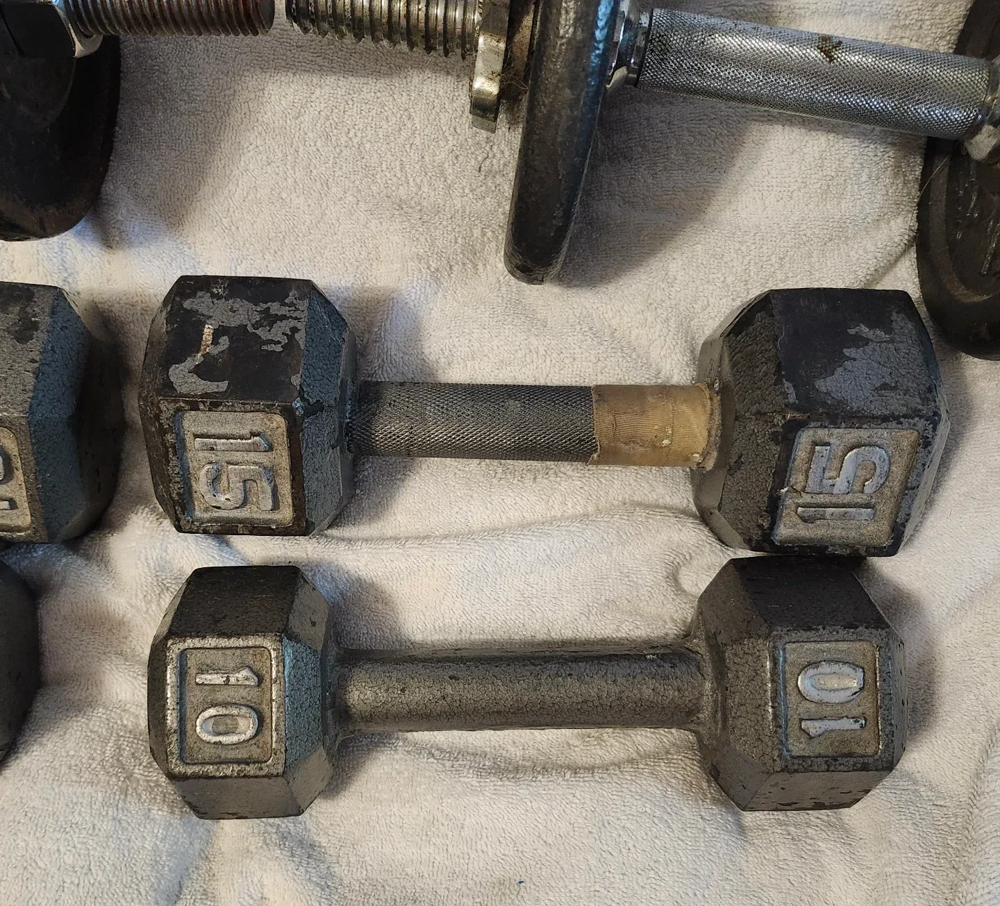 6 Dumbbells weights with 2 extra plates - Pre-owned - photo 3