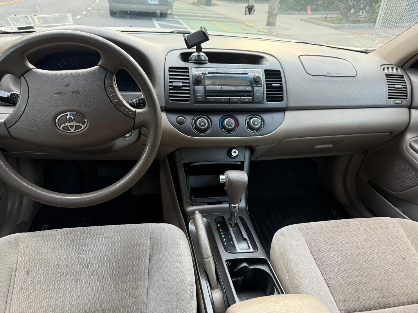 Toyota Camry Sedan - photo 5