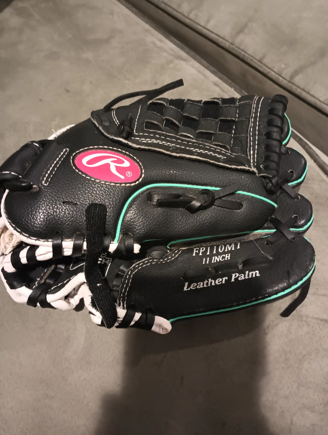 Rawlings The Gold Glove Co. Baseball Glove - photo 2