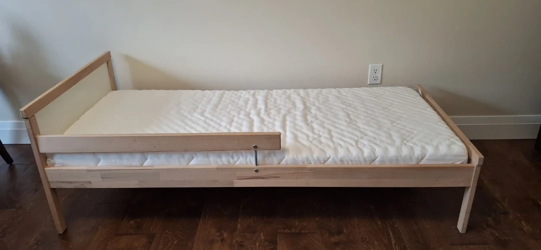IKEA SNIGLAR Kids Bed Frame + Guard Rail + Mattress