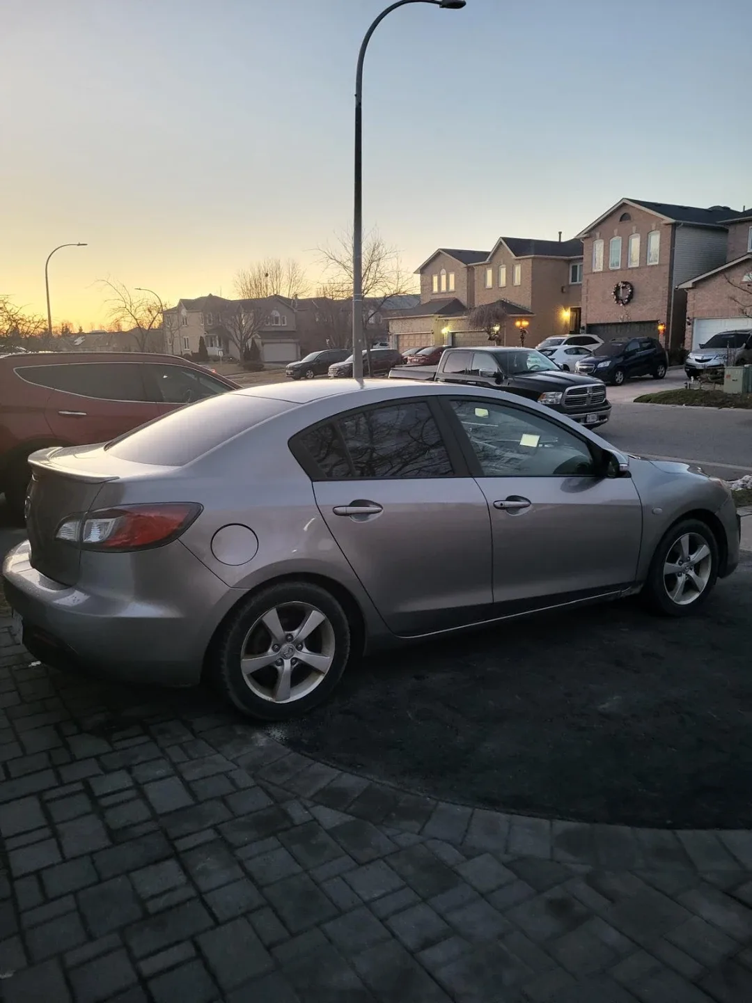 2010 Mazda 3 GX Sedan - photo 2