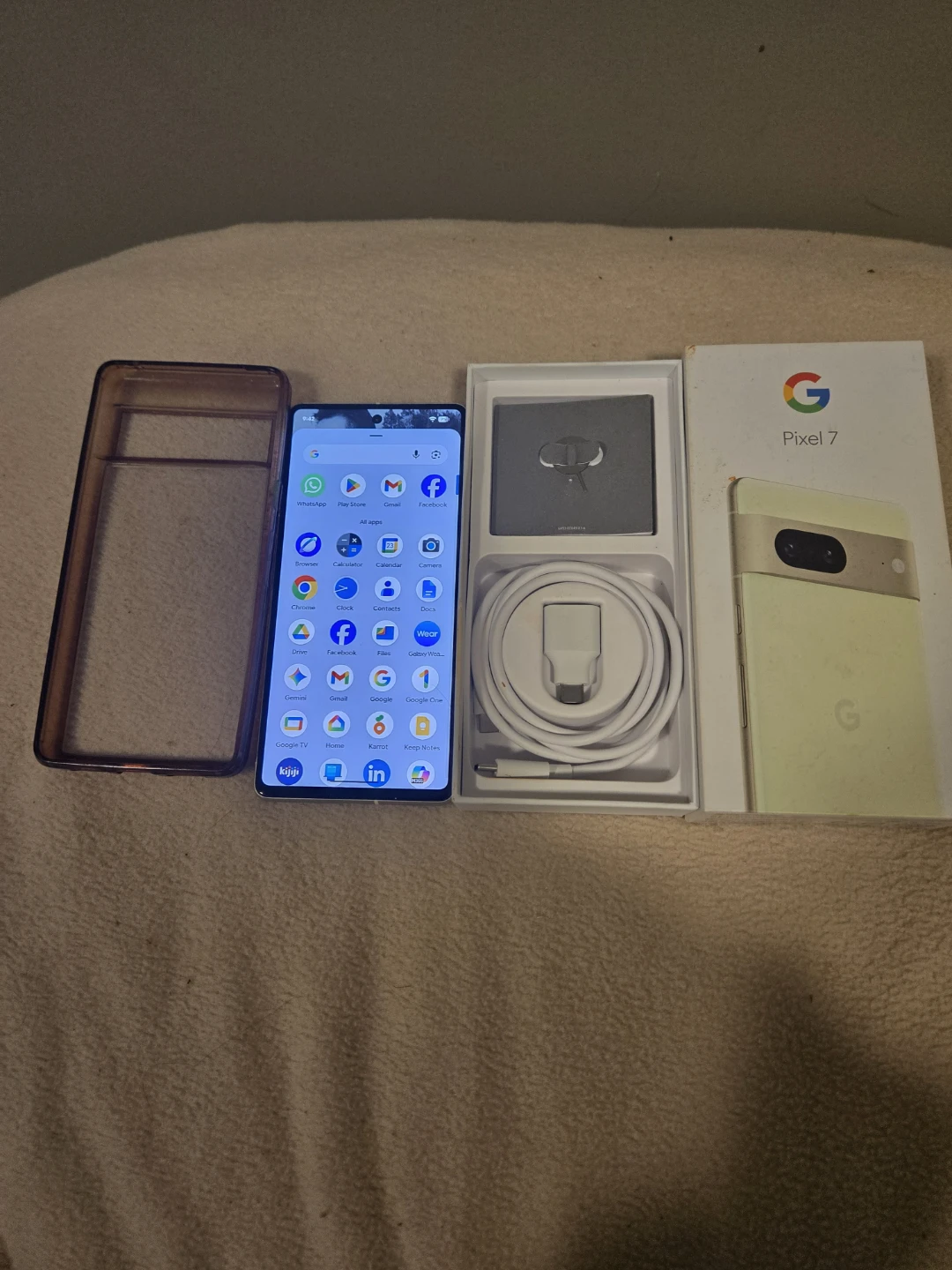 Like new in box Google Pixel 7
