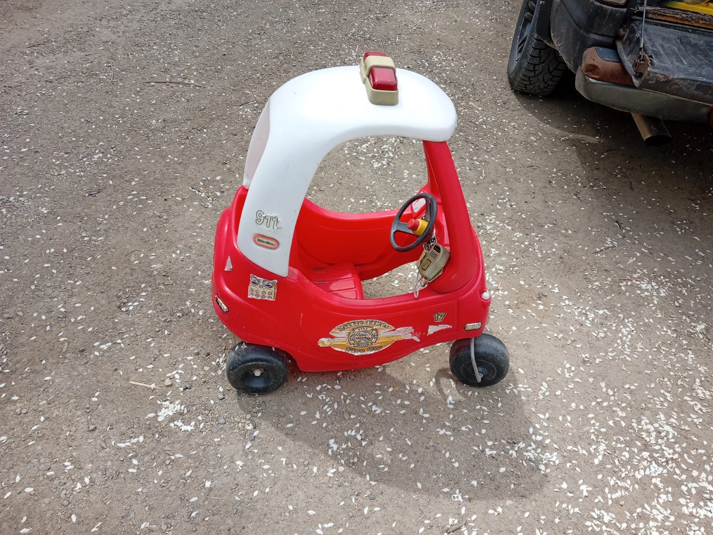 Little Tikes Cozy Coupe 911 Fire Truck Ride-On Toy