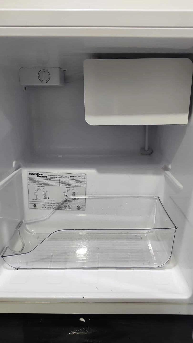 Hamilton Beach White Mini Fridge - photo 3