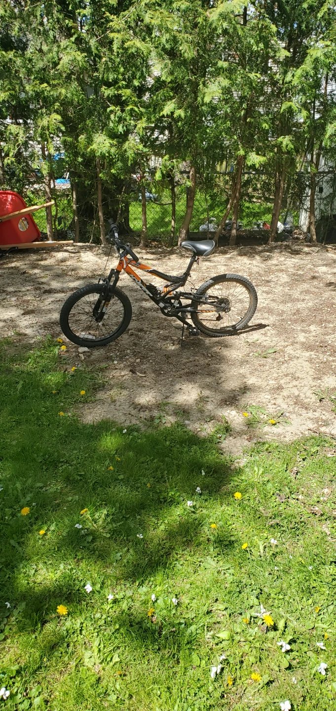 Hudson Full Suspension Mountain Bike