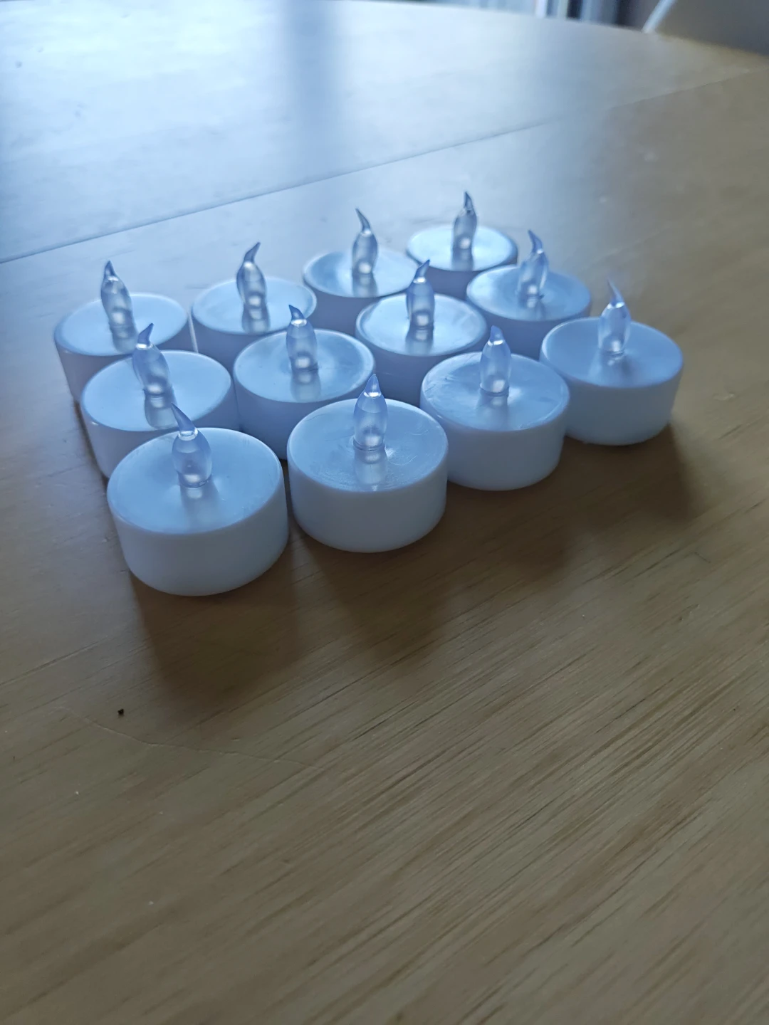 Set of 12 LED Flameless Tea Lights - photo 2