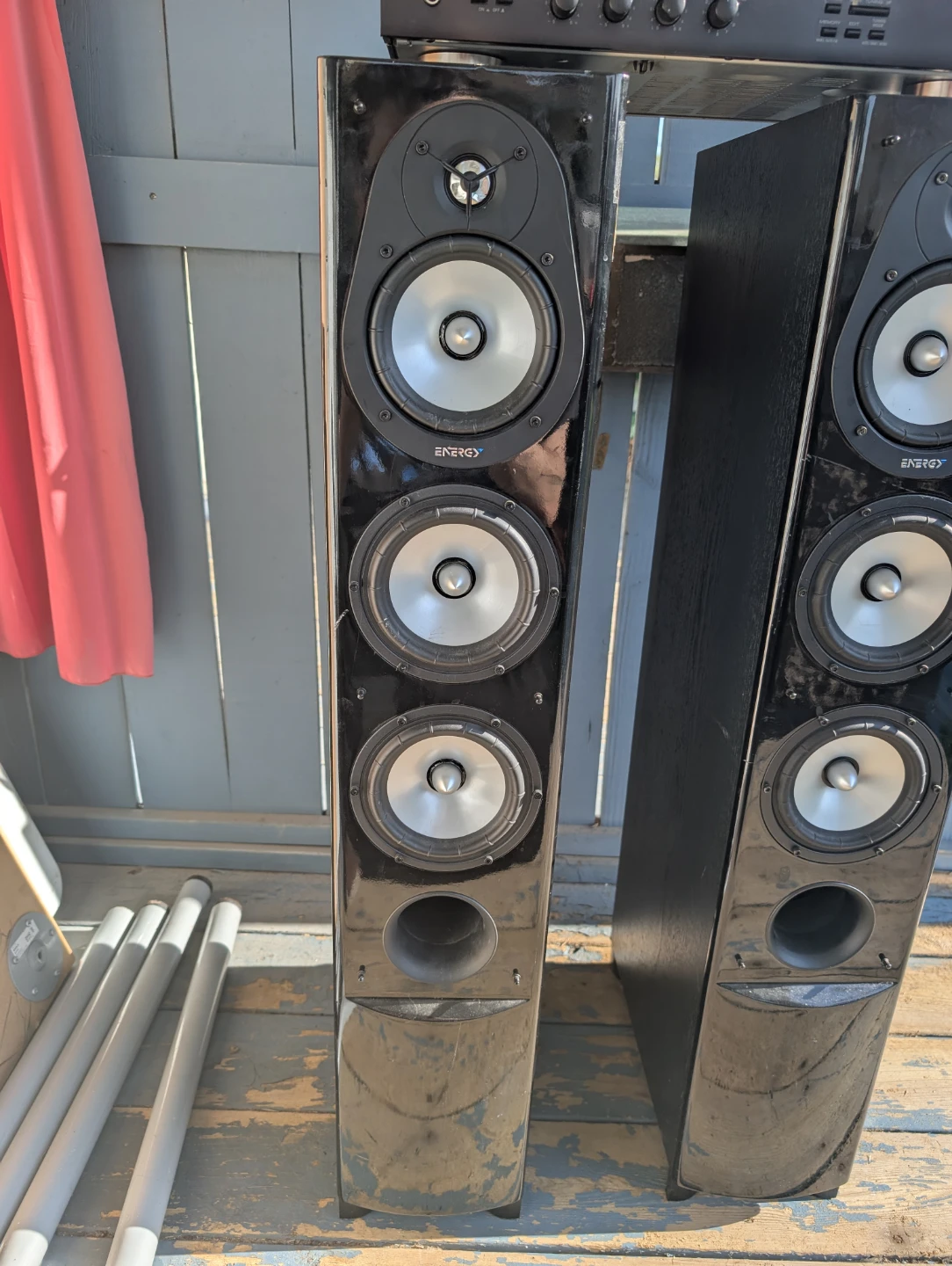 Yamaha AV Receiver and two Tower Speakers - photo 2
