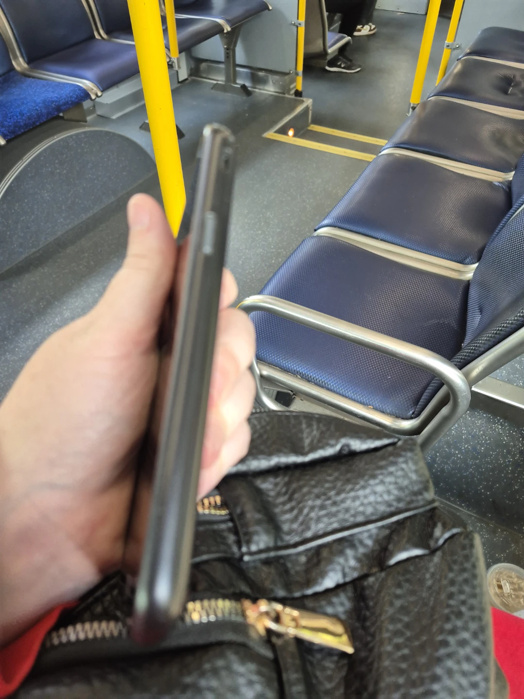 Samsung J3 Prime - photo 3