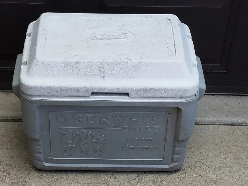 VINTAGE Coleman Oberweis Dairy Box Home Delivery Milk Cooler