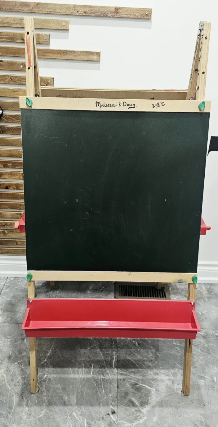 Melissa & Doug Wooden Art Easel Chalkboard Whiteboard