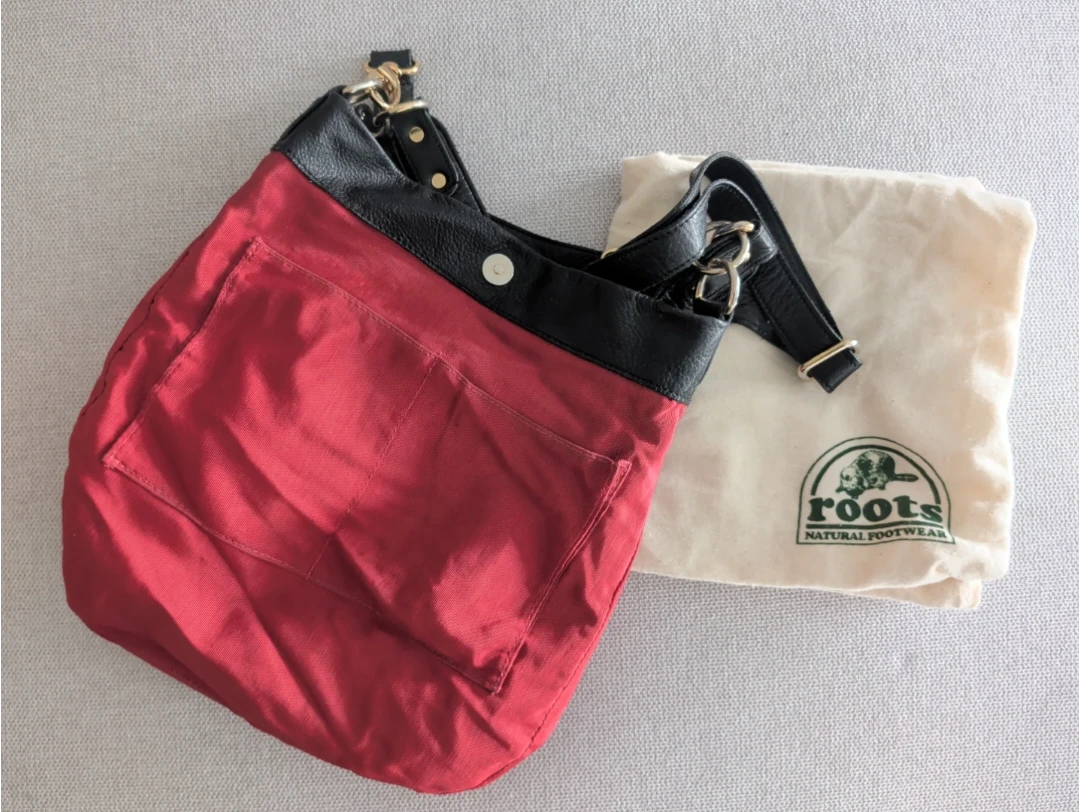Roots Black Leather Shoulder Bag - photo 4