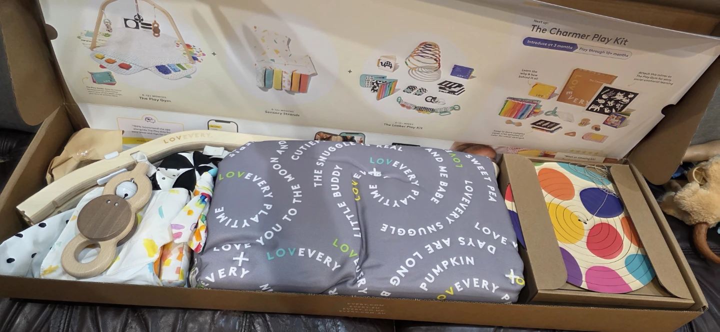 Lovevery newborn gift set - photo 4