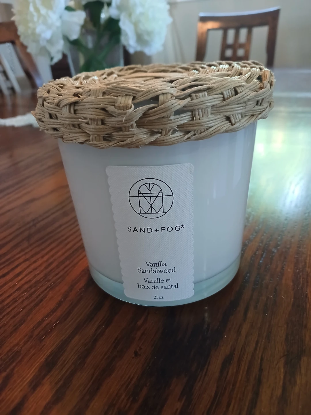 SAND + FOG Vanilla Sandalwood Candle 21 oz - photo 3