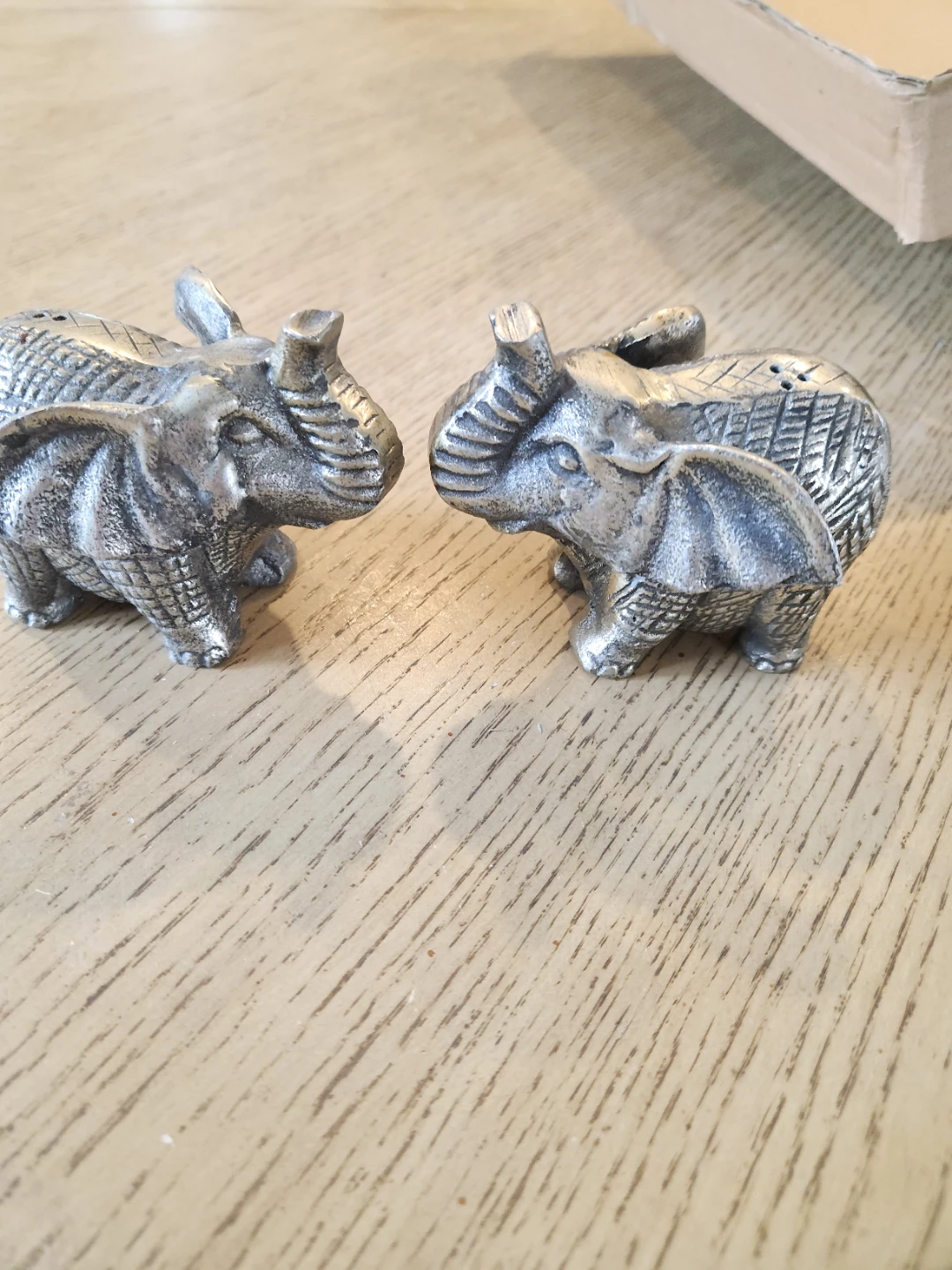 Elephant Salt and Pepper Shakers - photo 4