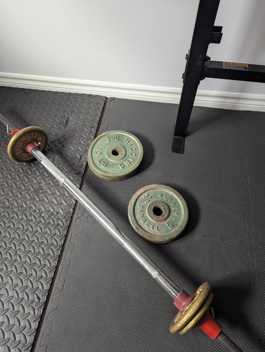Exercise bench + straight bar + weights - photo 3