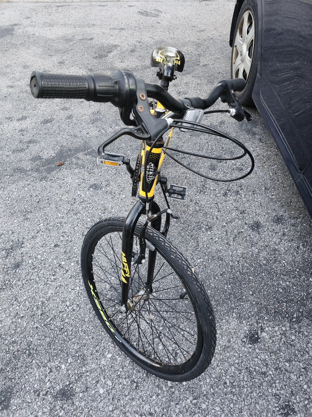 Huffy Stinger Bicycle 20 inch tires great condition - photo 4