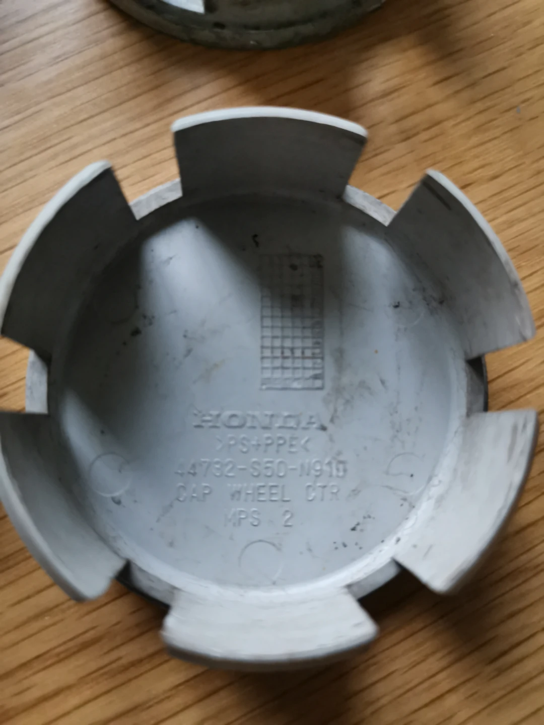 Set of 4 Acura OEM Wheel Center Caps - photo 3