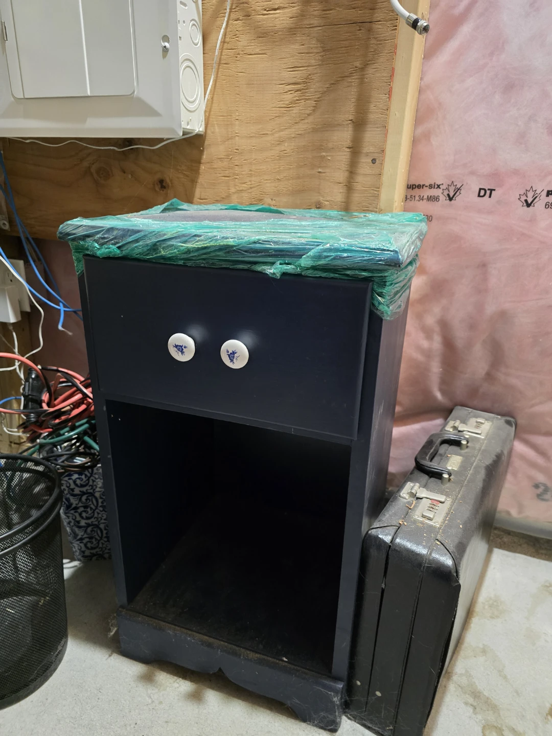 Dresser and nightstand set - photo 2