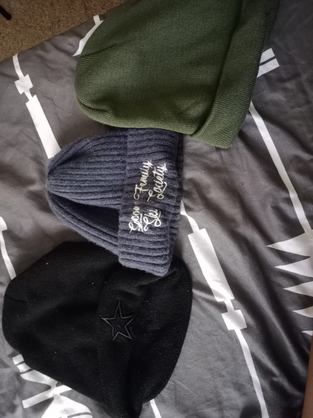 Columbia & Woods Jackets, Beanies, and Flannel Shirt - photo 4