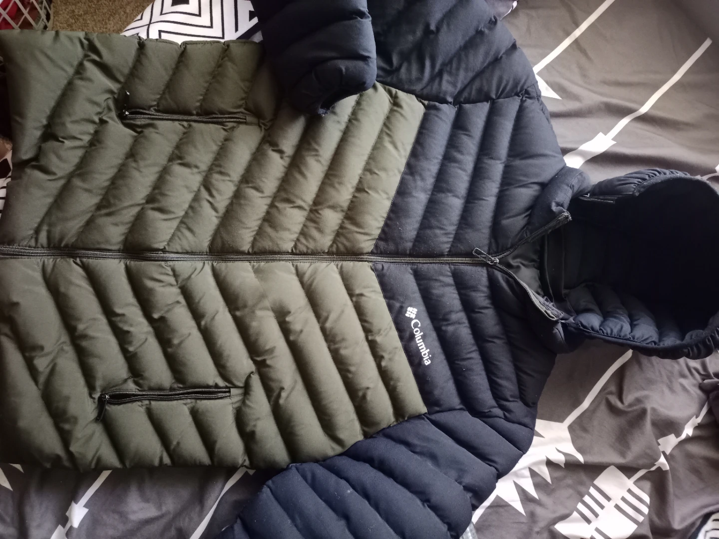 Columbia & Woods Jackets, Beanies, and Flannel Shirt - photo 5