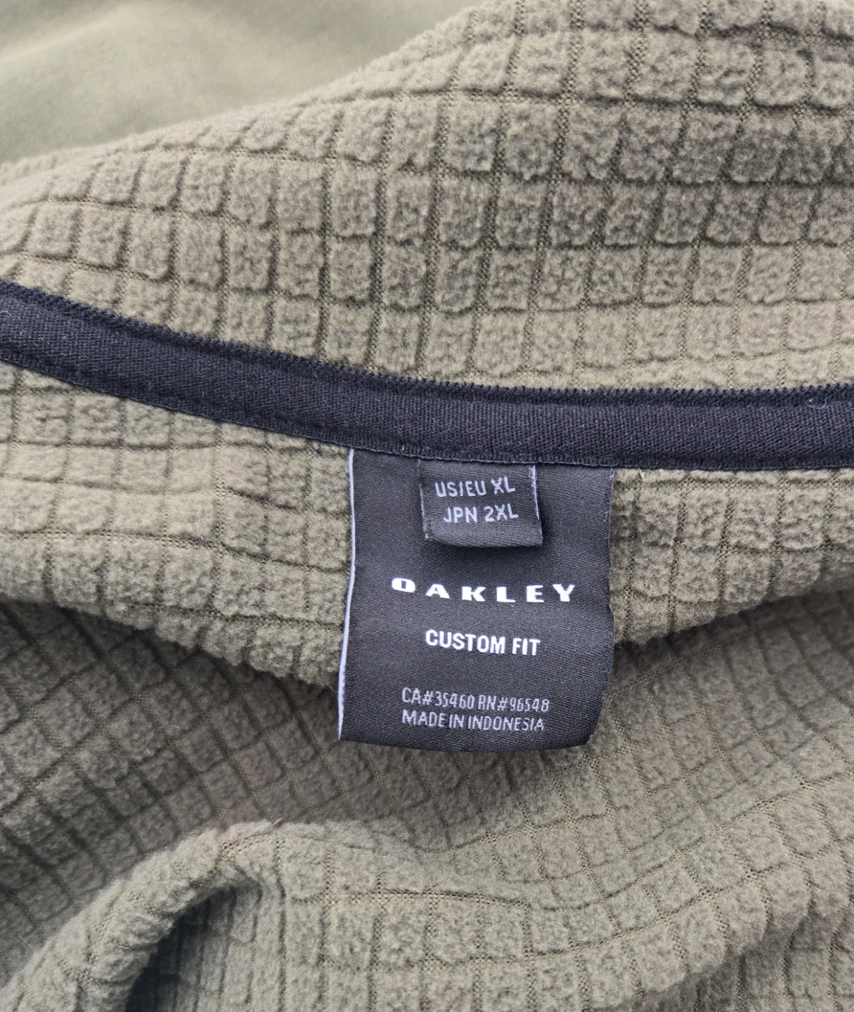 Oakley Men's Long Sleeve Zip-Up and 3 TEES.  All are XXL. - photo 3