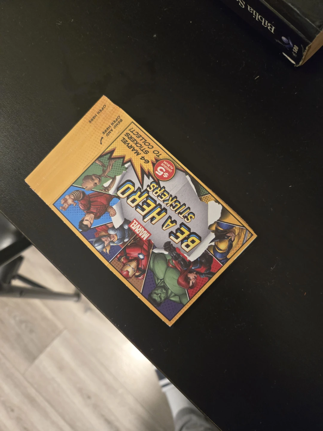 Marvel BE A HERO 64 Stickers Album