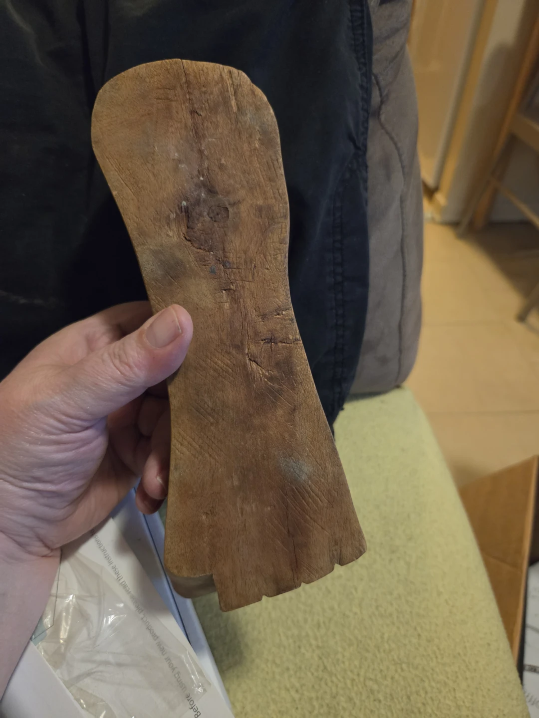 Wooden Foot Carving Dish - photo 3